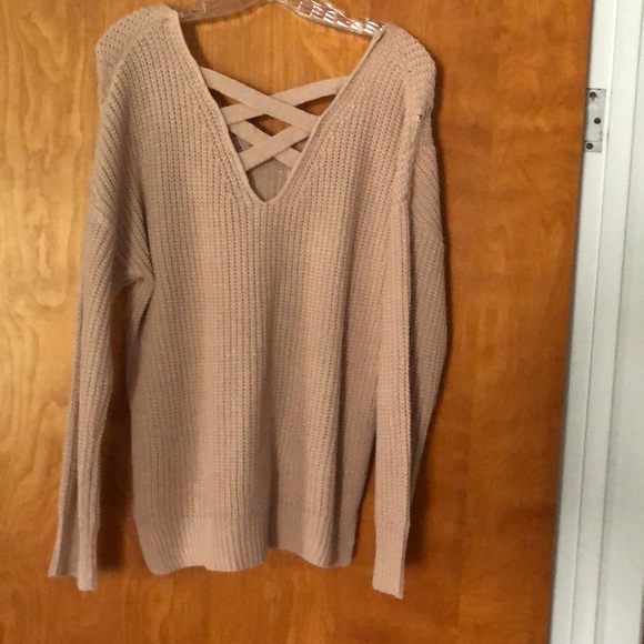 Faintly pink sweater - Picture 2 of 3
